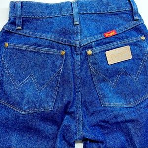 New Wrangler women’s size 1 cowboy cut